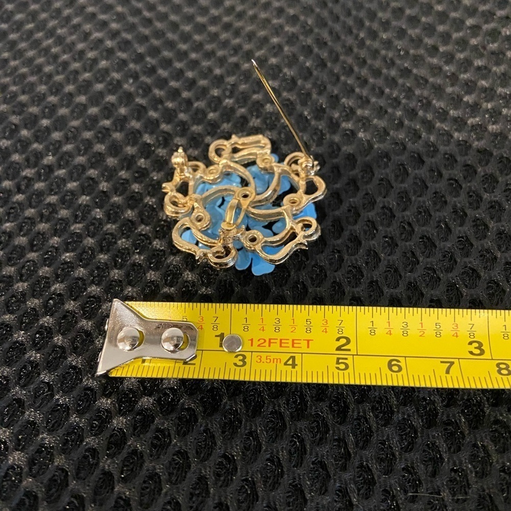 Forget-me-Not Signed Avon Brooch Pin Blue Flowers
Love Blossoms - Picture 5 of 9